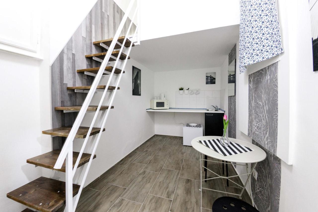 Rio'S Stylish Central Flats Budapest Room photo